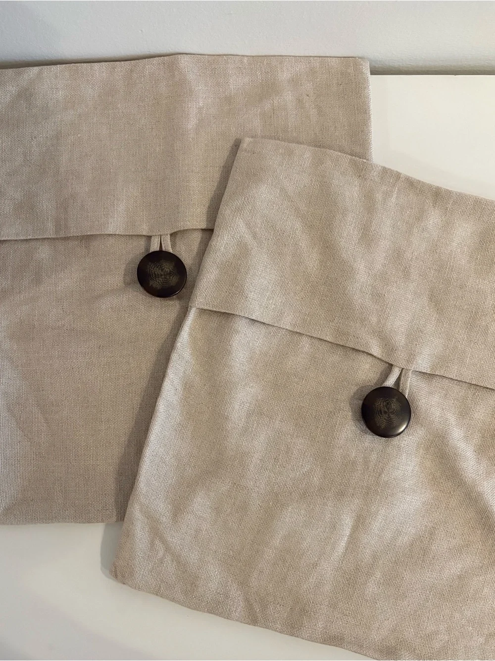 Pottery Barn || Linen Big Button Pillow Shams Pair 18” Square Tan Beige